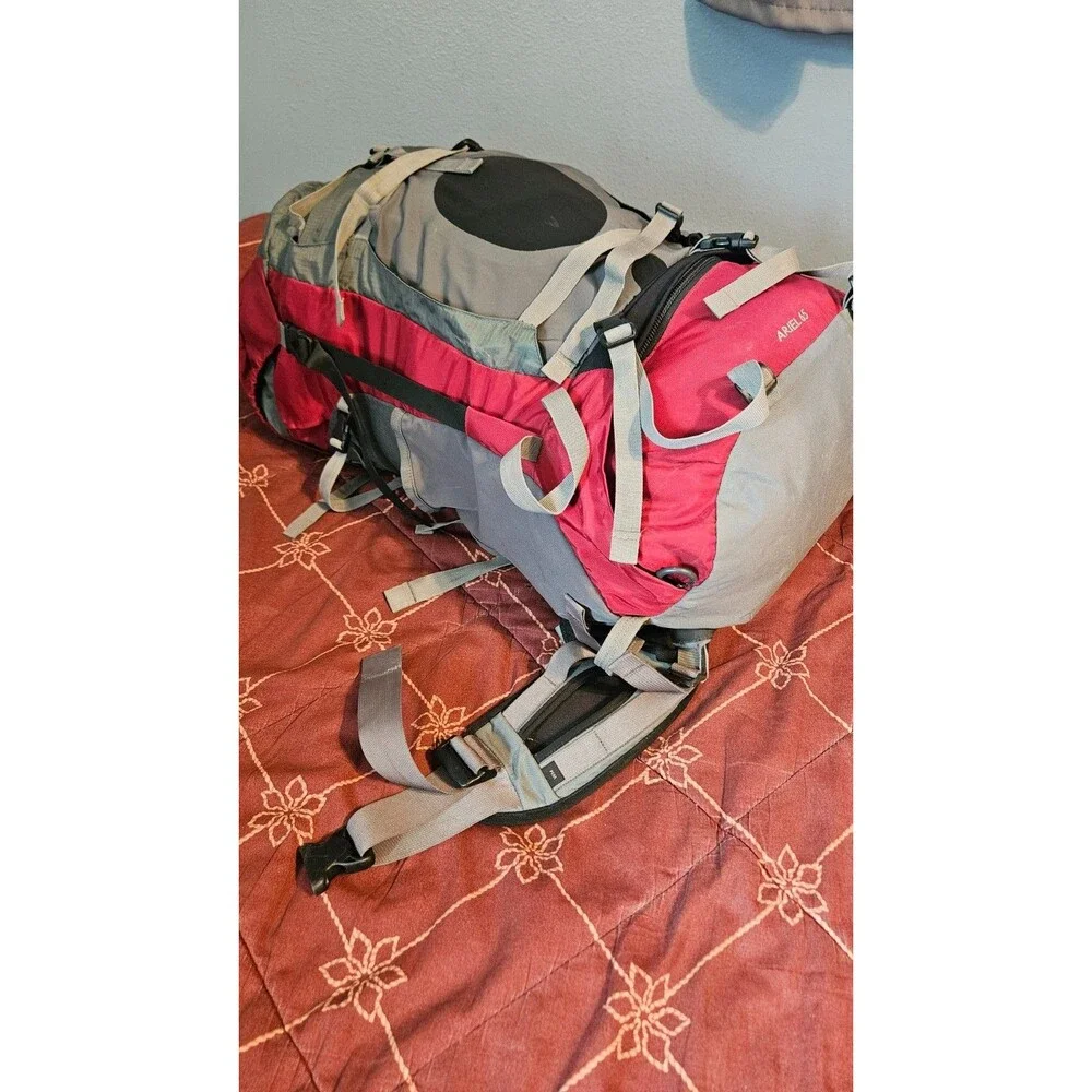 Osprey Ariel AG 65 Women’s Anti-Gravity Hiking Backpack Size Medium Red